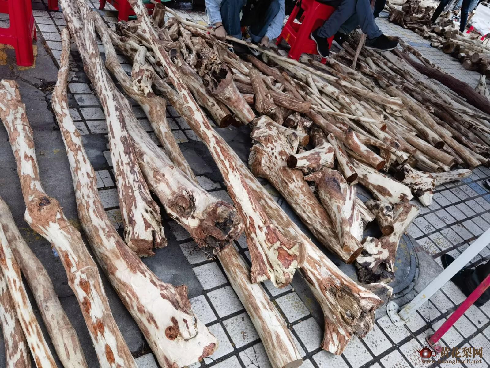 海南黄花梨市场上的海南黄花梨新料